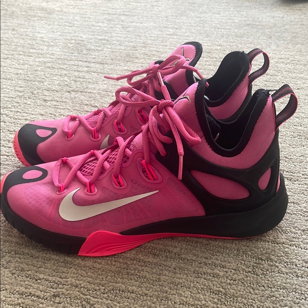 Nike Zoom Hyperrev 2015. Think pink sneakers